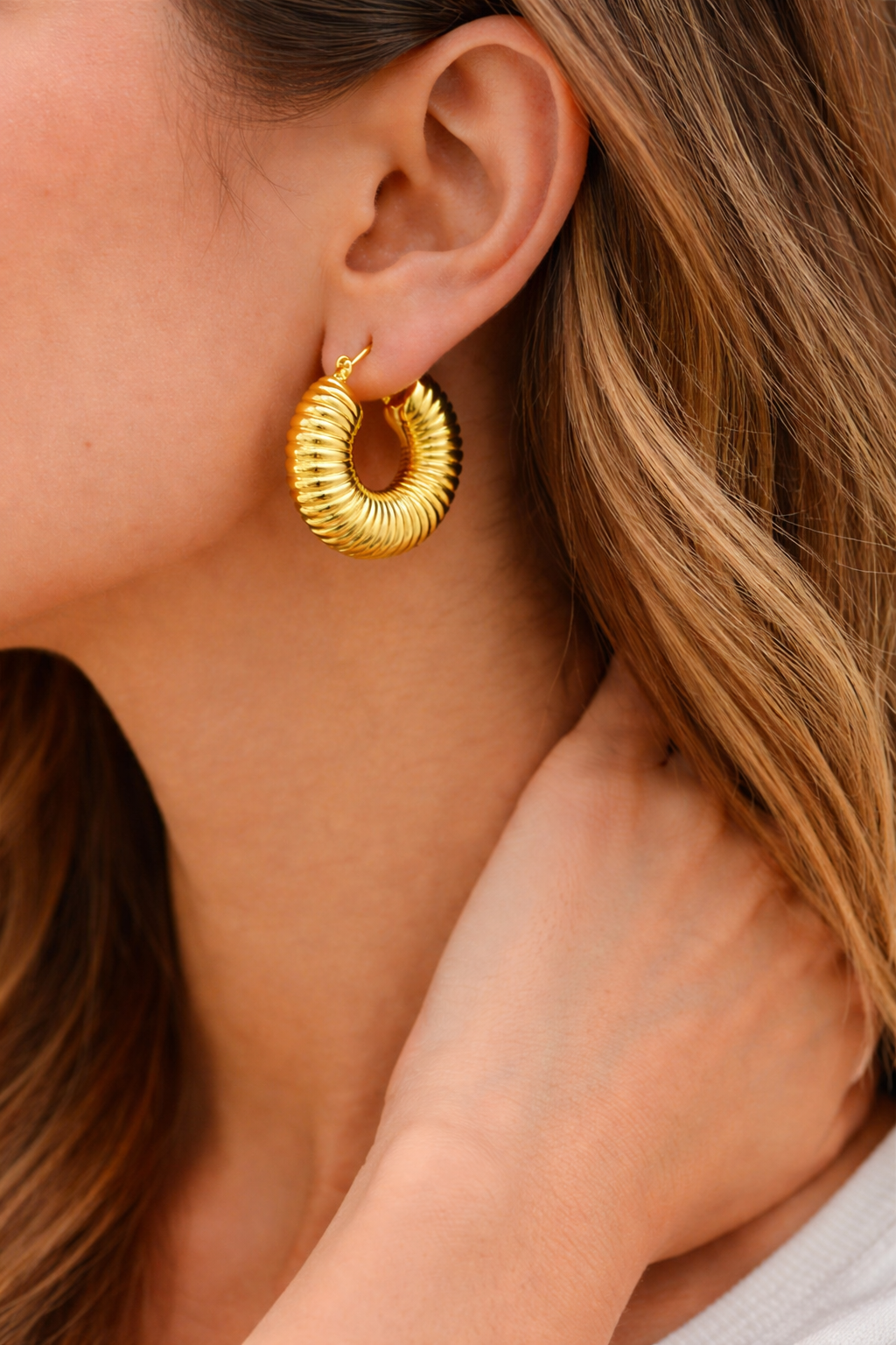 Amara Ribbed Hoops
