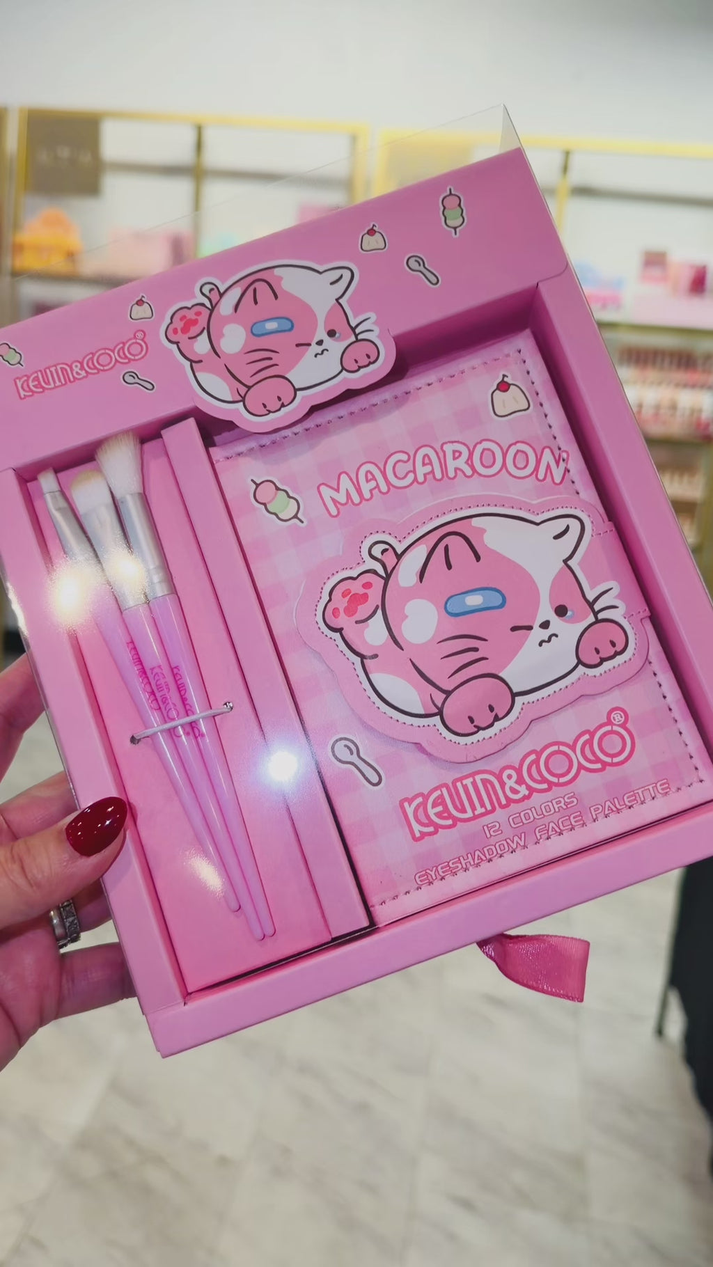 Kevin&Coco Macaroon Eyeshadow Palette + Brushes