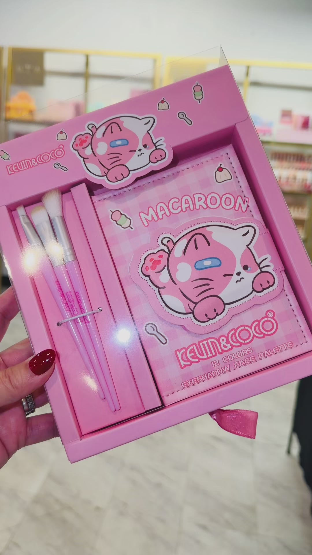 Kevin&Coco Macaroon Eyeshadow Palette + Brushes