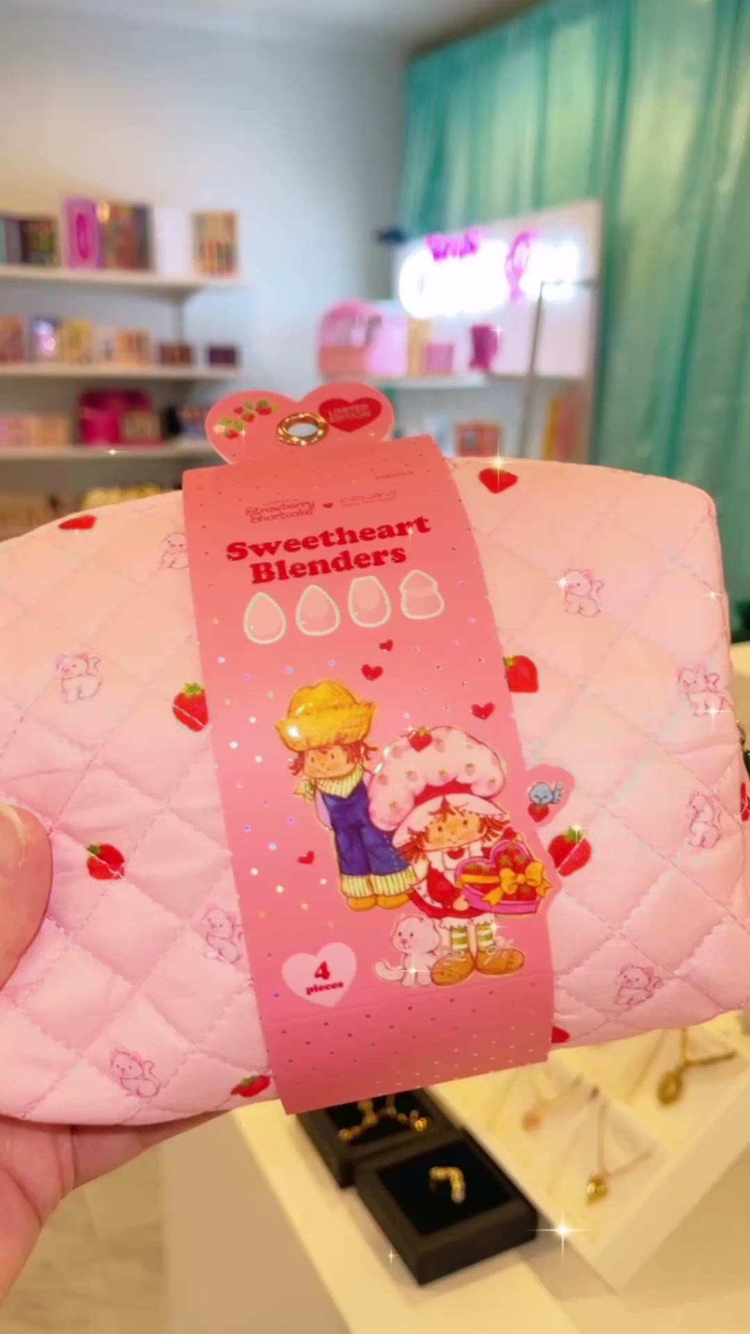 STRAWBERRY SWEETHEART COSMETIC BAG & BEAUTY BLENDER SET